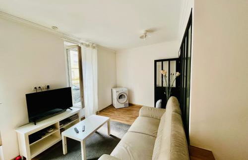 Appartement 2 pièces, proche RER, Bus et chateau - Foto 2