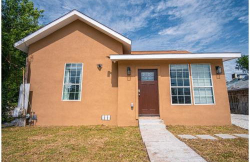 Charming 3br/2ba Gem Close to Downtown/ Riverwalk - Foto 2