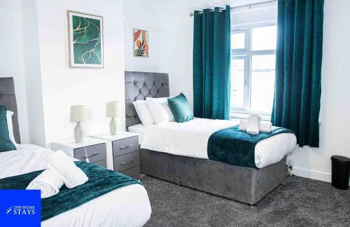 2ndHomeStays- Stoke-on-Trent-A Serene 3 Bed House with a Garden View-Suitable for Contractors-Relocation Families-Group of Friends-Sleeps 6 - 16 mins to J15 M6 and 36 mins to Alton Towers Resort - Foto 5