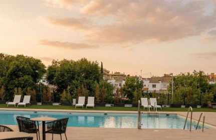 NEW! Luxury 3BR apartment with POOL & FREE parking - Foto 1