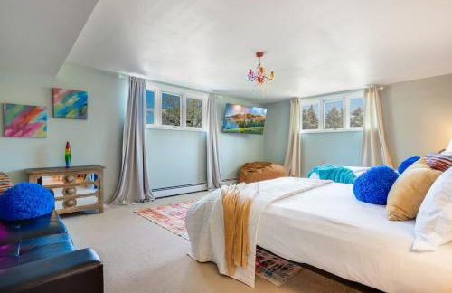 Mid-Century Mod - 7 BR Sleeps 22 - Hot Tub & Game Room - Foto 42