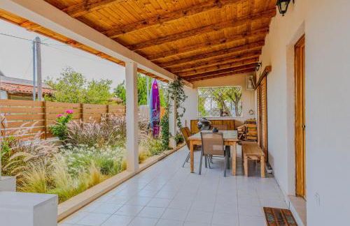 Peach Pine House - Escape Near City, Beach and Athens Airport - Foto 3