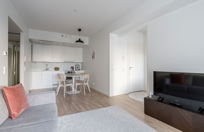 Stylish New 1BR Home with Sauna, Hosts 4 Guests - Foto 12
