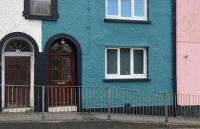 Quaint Cottage main street Llandeilo - Photo 7