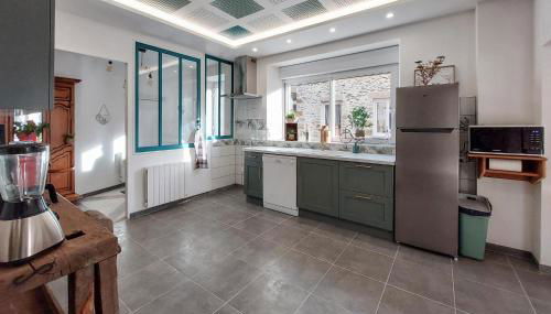 Amazing Home In Neuilly Le Vendin - Photo 5