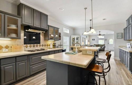 Old Town Bay St. Louis Outdoor Bar Area Game Room - Foto 29