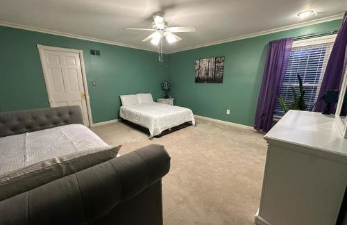 World Cup Ready - Spacious 5-Bedroom Home with Pool, Hot Tub, and Outdoor TV - Foto 34