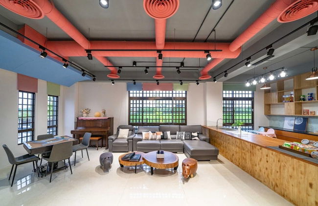 Young Villa - Photo 11