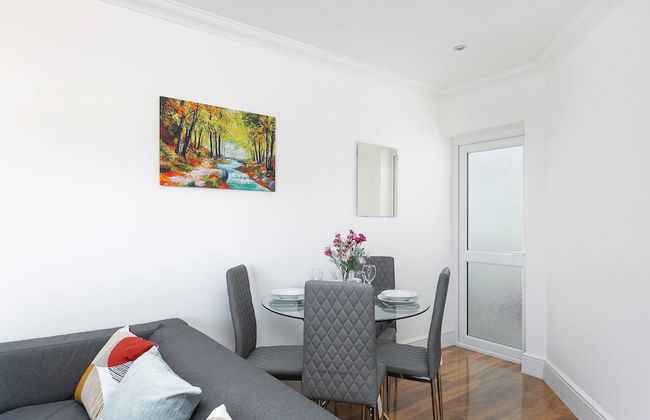 Skyvillion - Enfield 4bed House W Garden & Parking - Photo 36