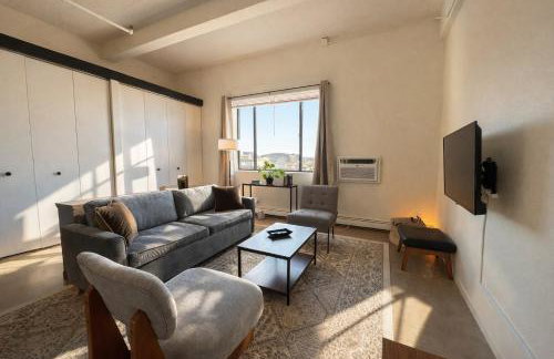 Westown Studio Apt Near Fiserv, Baird, and Theater District - Foto 1