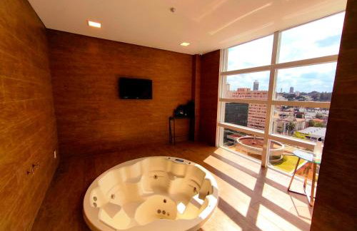 Apto 2qts, Ar Condicionado, Piscina, Churrasqueira, Finamente Mobiliado e Decorado - Foto 14