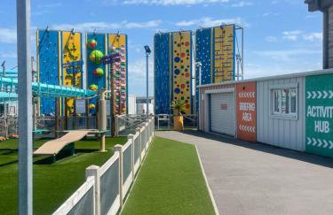 Beautiful caravan at Kent coast with wrap around decking and free WiFi sleeps 6 - Foto 17