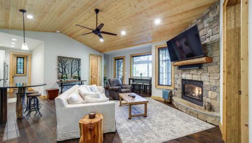 Lakefront Gem with Fire Pit in Chinquapin Resort! - Foto 4