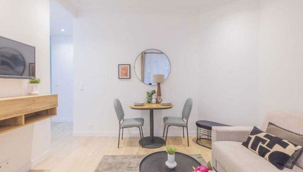 Apartment With 1 Room in Batignolles - Foto 5, Zona de estar