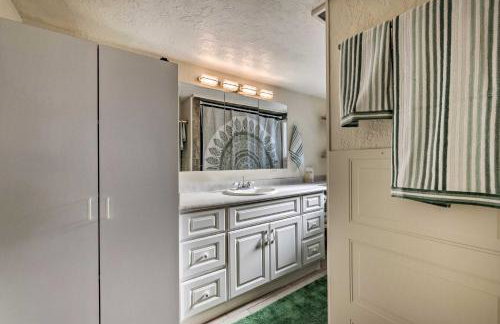 Kik-N-Bak Cottage with Beautiful Mountain View - Foto 15