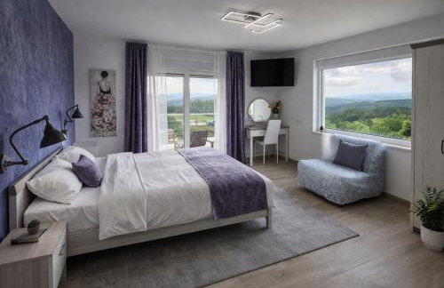 Entire Vacation Home - Heated Pool,Jacuzzi & Sauna - Photo 3