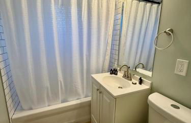 Cathedral Modern King bed with Washer & Dryer - Foto 7