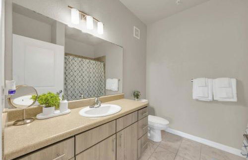 3BR Family Suite | Pool, Games, Gym, Free Parking - Foto 18