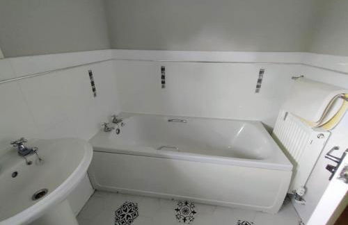 The Nook located in a beautiful garden setting with parking - Foto 10