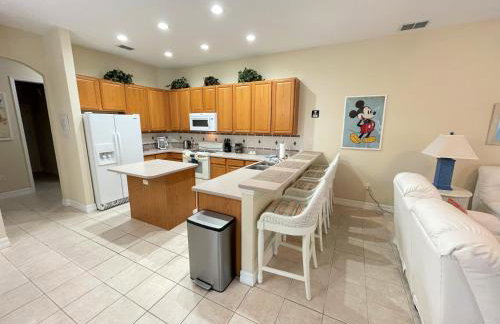 Spacious Family Escape 2 Masters Pool Hot Tub Pool Table & BBQ - 2 Miles Disney - Foto 6