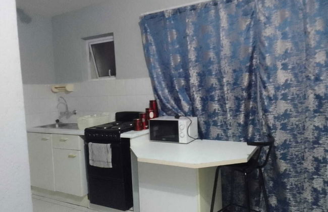 Central Sandton Apartment - Photo 21