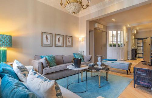 Spacious 3-Bed Apartment in Salamanca Madrid - Photo 3