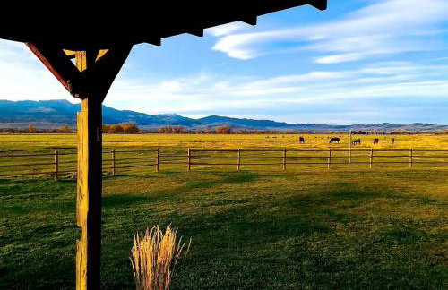 Romantic Cabin Getaway Along the Madison River in Ennis, Montana - Foto 14
