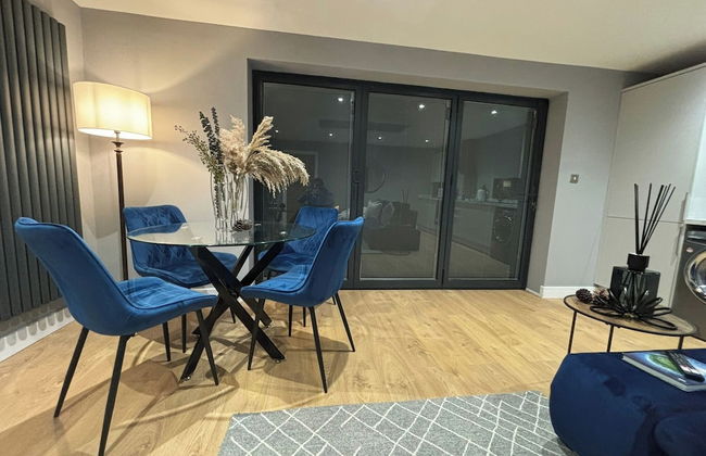 Sheffield-apartment-sleeps4-parking-hottub - Photo 19