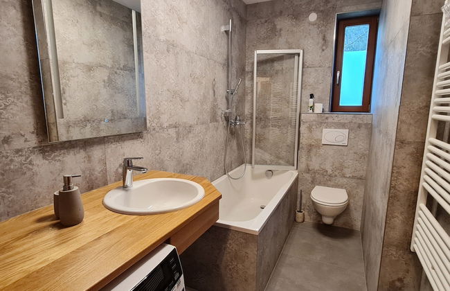 Apartment With Carinthian Mountain View - Photo 18