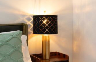 Sunrise Glow Spacious 2BR 2BA 2 King Beds Gym WFH - Foto 27