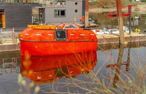 Ausgebautes Freifallrettungsboot KNUTSCHKUGEL - Foto 1