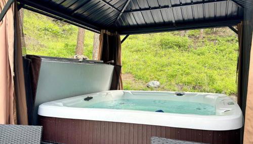 Cozy Cabin w Private Hot Tub and Fire Pit - Foto 2