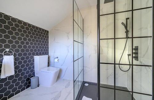 Spacious 6 Bedroom Escape with Hot Tub, Games Room & Karaoke in Yorkshire - Foto 16