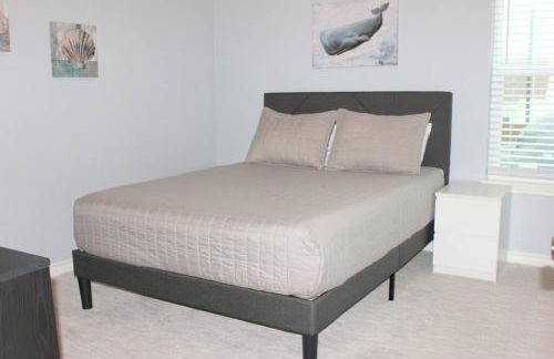 Spacious Home, Short Walk to Beach, Heated Pool! - Foto 23