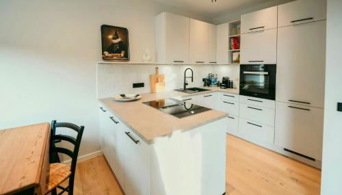 Renovated Semi-Detached House With Garden Views - Foto 3