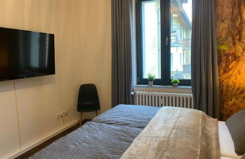 BIELEFELD CITY APARTMENTS - Wood - 2 Schlafzimmer, voll ausgestattete Küche, modernes Badezimmer, schnelles WLAN - Foto 12