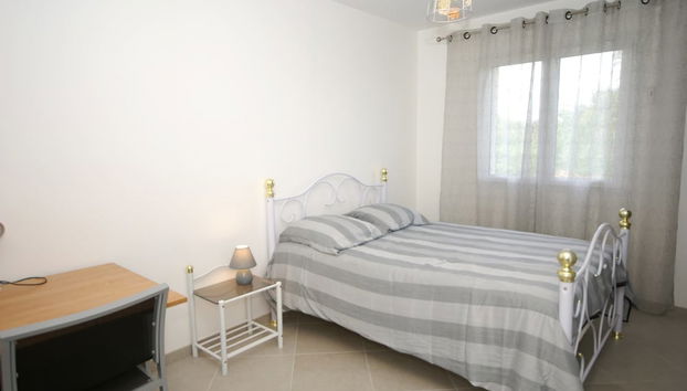 Chic Holiday Home in Pradons With Swimming Pool - Foto 5, Habitación