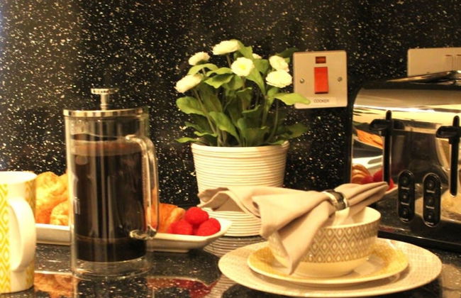 Wrexham Central Stay Apartment Six - Photo 25