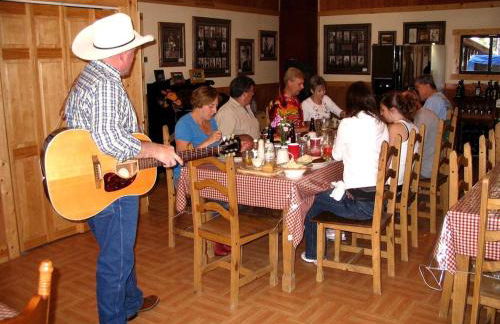 Authentic Tipis with Stunning Mountain Views near Whitefish, Montana - Foto 10