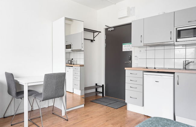 Part-Time Home Hotel Rotebro Station - Foto 12