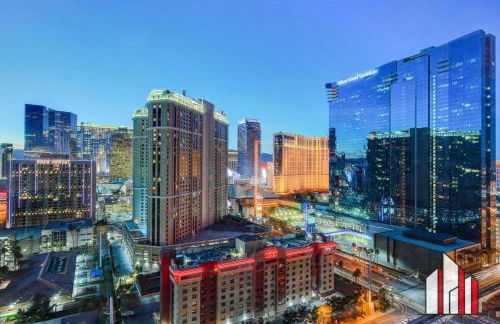 MGM Signature-32-607 F1 Track & Strip View Balcony - Foto 50