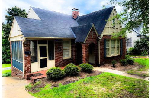 101 yr comfy Historic Home quiet private parking - Foto 7