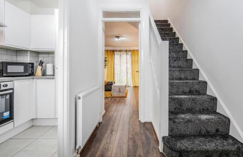 Lovely House in Dagenham / Barking with free parking, WiFi & Garden - Foto 11