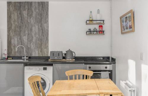 Badger Haven, Apartment 2 - Photo 10