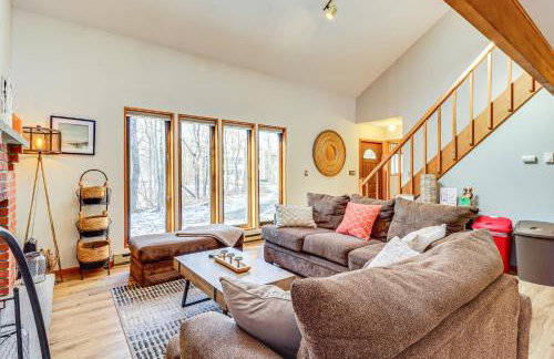 Private Spa, Fire Pit and Deck Poconos Home! - Foto 9