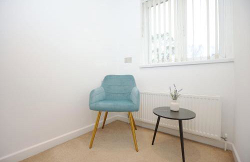 Hollybush Place By N And N Stays Ltd, Perfect for Contractors and Workers, Large Private Driveway for Work vans And Vehicles, Great Location and Fast Wifi - Foto 24