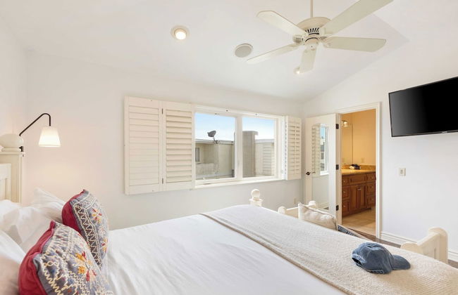 Shoreline by Avantstay Spectacular Beachfront Home w/ Fire Pit, Spa & Pool Table - Foto 36