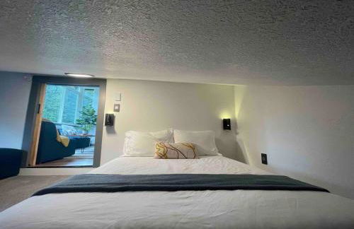 Blue Owl - Tree House Views! Couples Getaway! - Foto 8