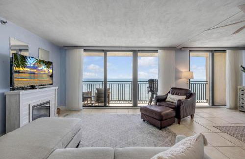New Listing! Dog-friendly direct oceanfront with private balcony and heated rooftop pool - Foto 18