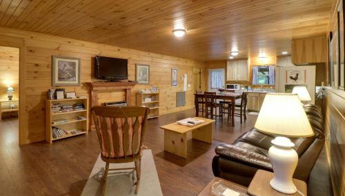 Serene and Secluded Alabama Cabin with Covered Deck! - Foto 3